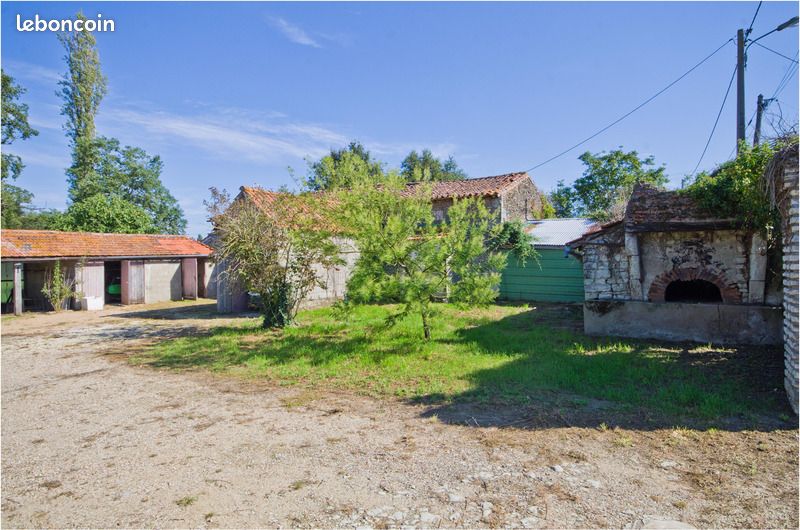 Longère 5 pièces 120 m² - Chouppes 86110 (image principale 3)