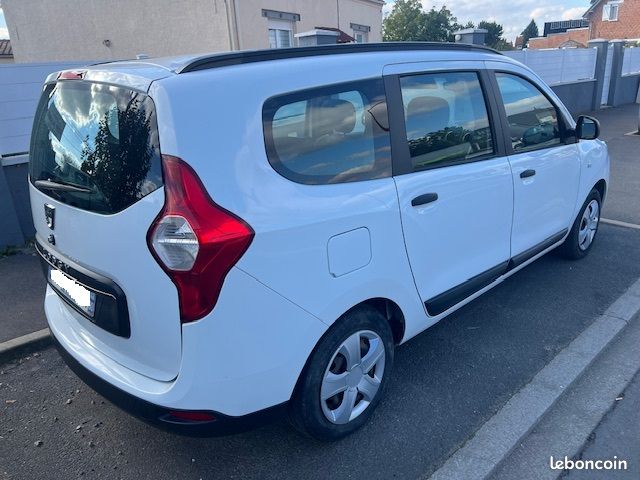 DACIA LODGY 1.5 BLUEDCI 115 CH SILVER LINE 7 Places (image 2)