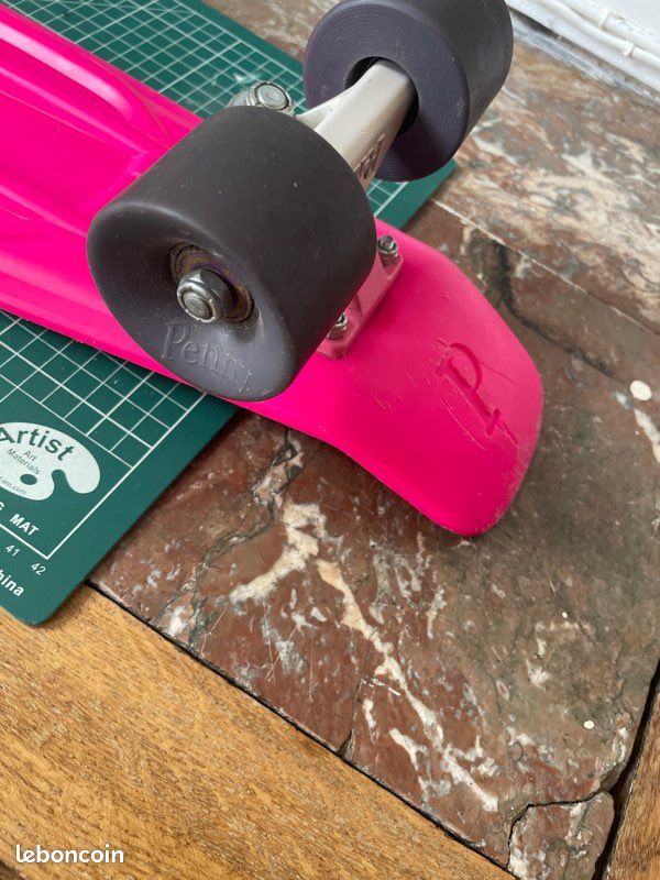 Penny Board Small – couleur Néon Rose (image 5)
