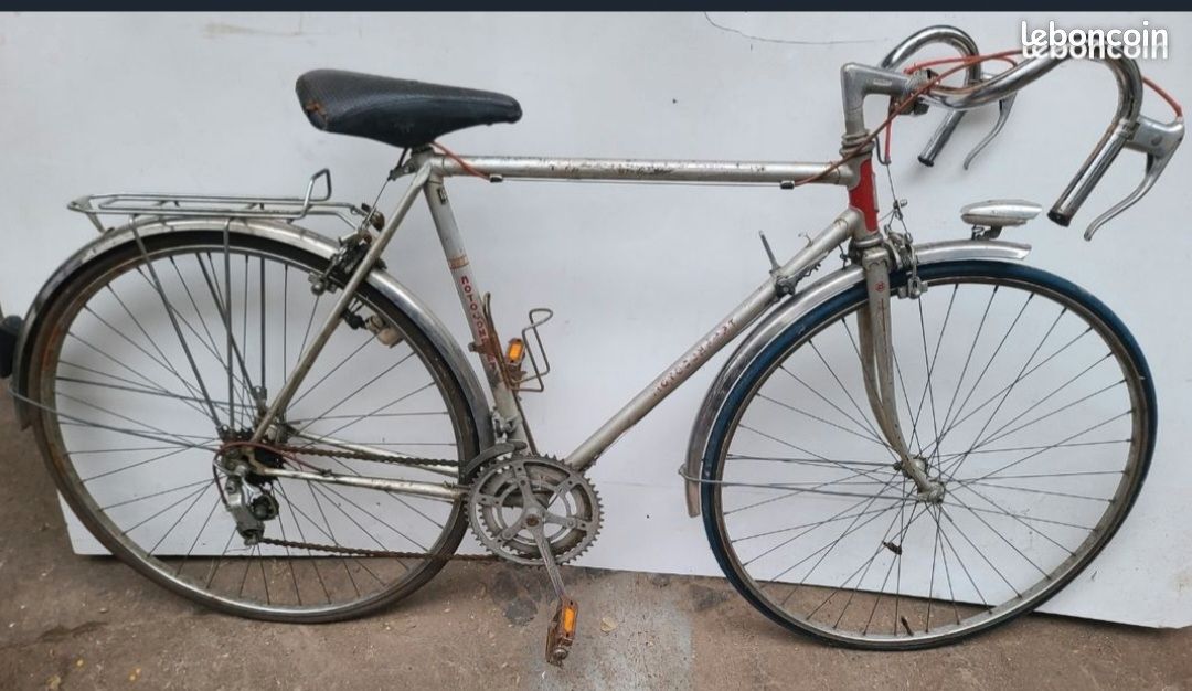 Vélo Peugeot Randonneuse Homme Vintage 1950-1960 – Vélo De Collection Français, Cycle Ancien à Restaurer Ou à Admirer