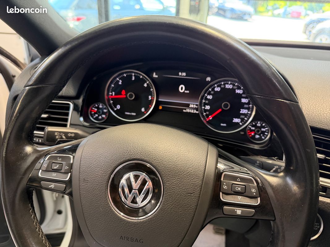 Volkswagen Touareg 3,0L V6 TDI 262Ch R-LINE BVA8 4X4 (image 16)