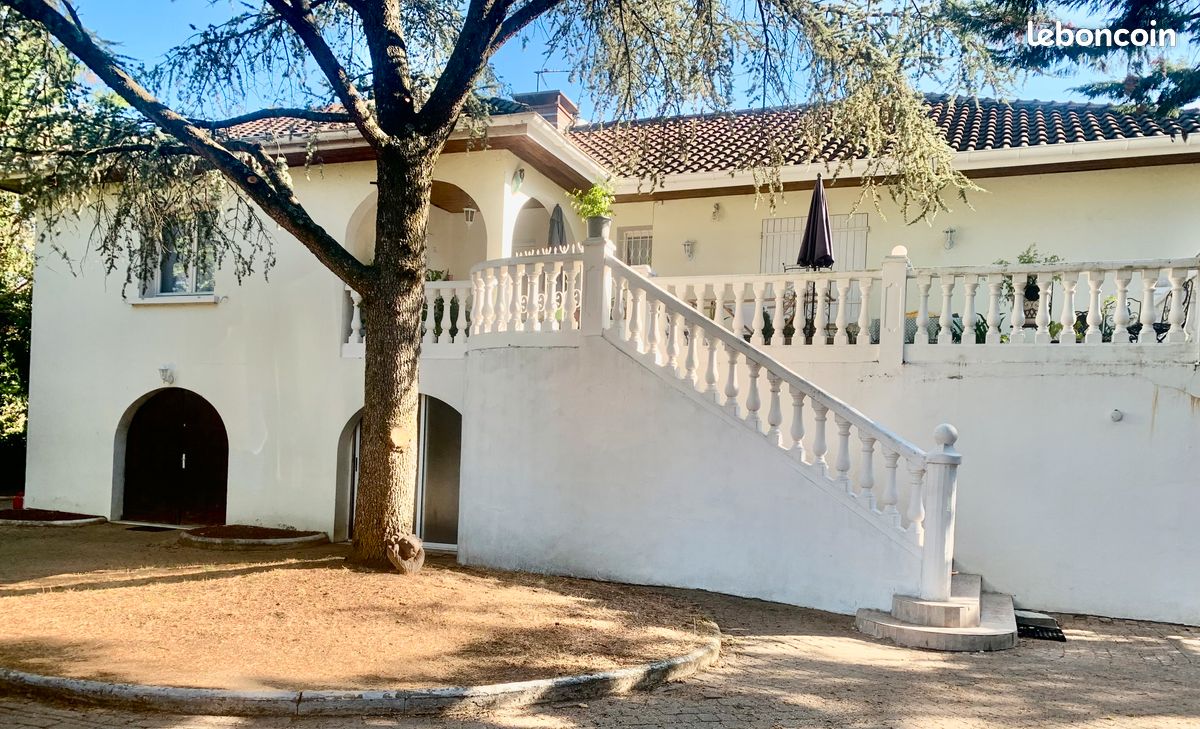 Maison 9 pièces 290 m² · à Écully · 290 m² · 890 000 €