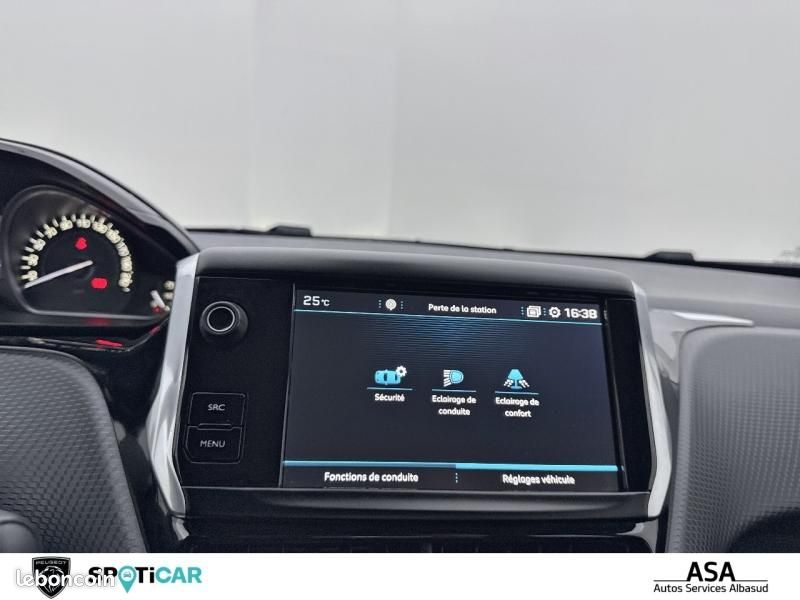 Peugeot 208 1.2 PureTech 110ch Allure S&S 5p (image 30)