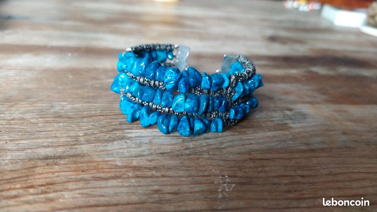 Bracelet en pierres bleues (image 2)