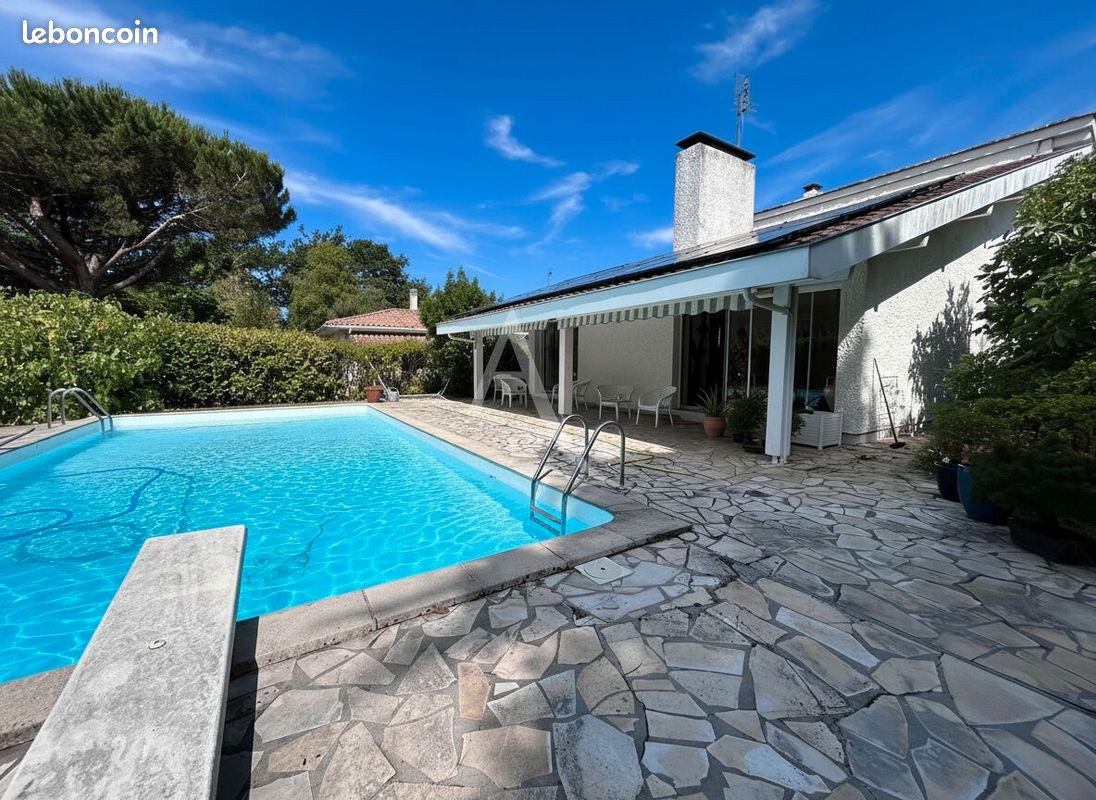 Maison 6 pièces 152 m² · à Mérignac · 152 m² · 691 000 €