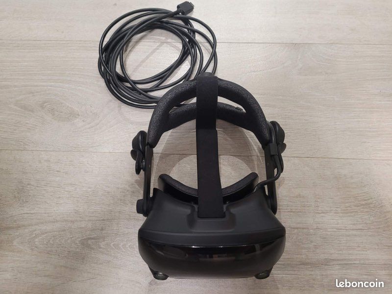 Oculus unveils the Rift S, a higher-resolution VR headset with built-in tracking Oculus unveils the Rift S, a higher-resolution VR headset with built-in tracking