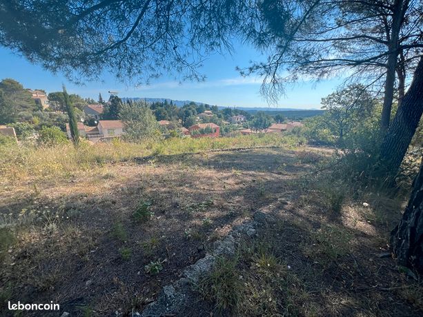 Terrain 1122 m² GREASQUE