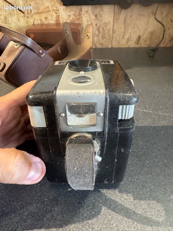Kodak Brownie Flash fabriqué en France, avec son étui Kodak (image 5)