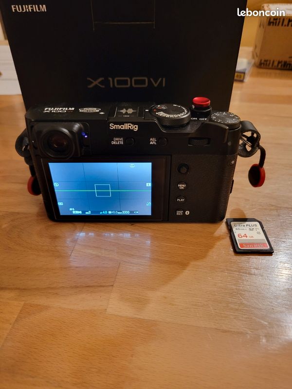 (VENDU) Fujifilm x100vi (état neuf) + sac peak design + sangle peak design + batterie fuji + chargeur + carte sd 64 go + accessoires (image 3)