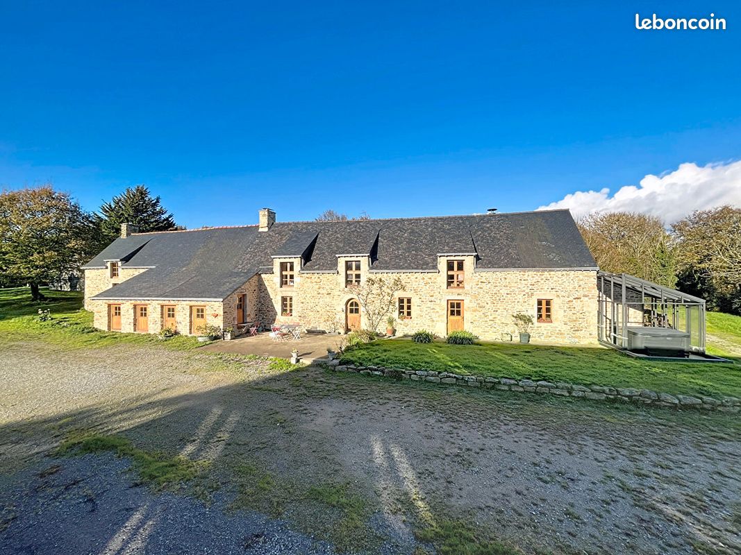 Maison 15 pièces 418 m² · à Ambon · 418 m² · 1 245 600 €