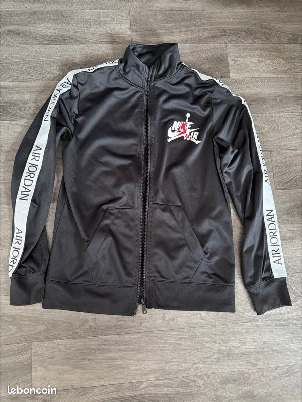 À Vendre Veste Survêtement Enfant Air Jordan (image 1)