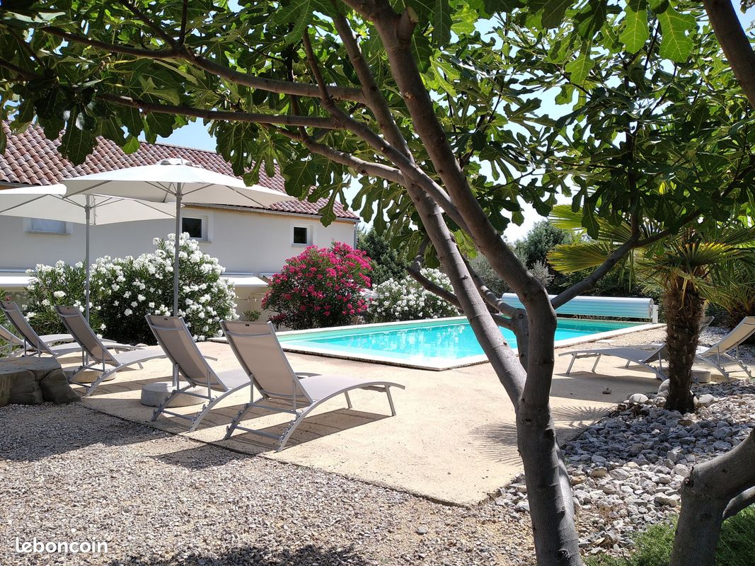 Location gîtes avec piscine chauffée à Les Vans (image 1)