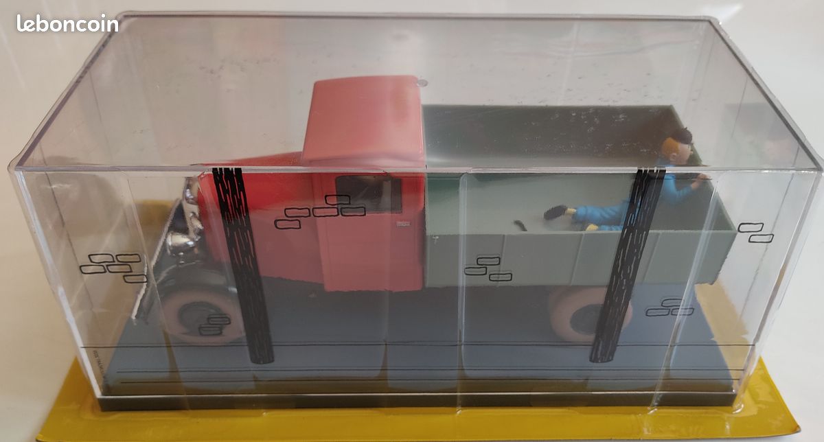 Voiture De Collection Tintin, Le Camion Rouge Le Lotus Bleu N49 124 2021 2994900000001