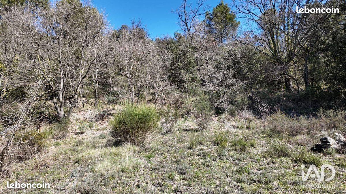 Terrain 1955 m² · à Entrechaux · 1 955 m² · 150 605 €