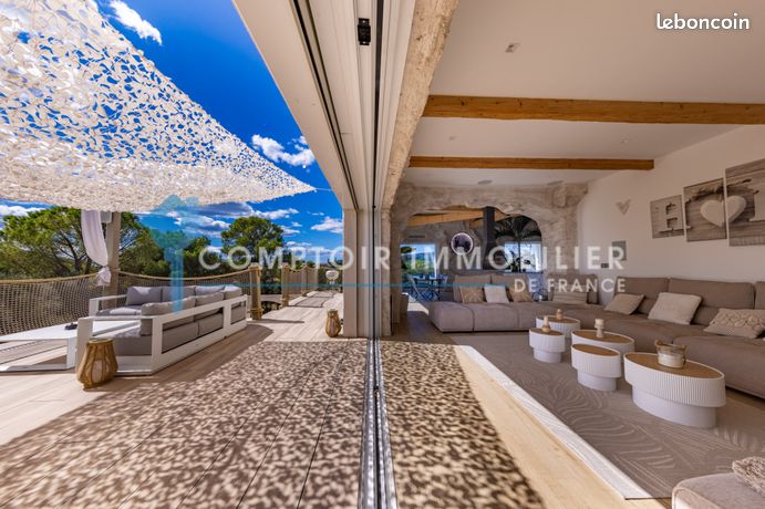 Propriété 8 pièces 332 m²