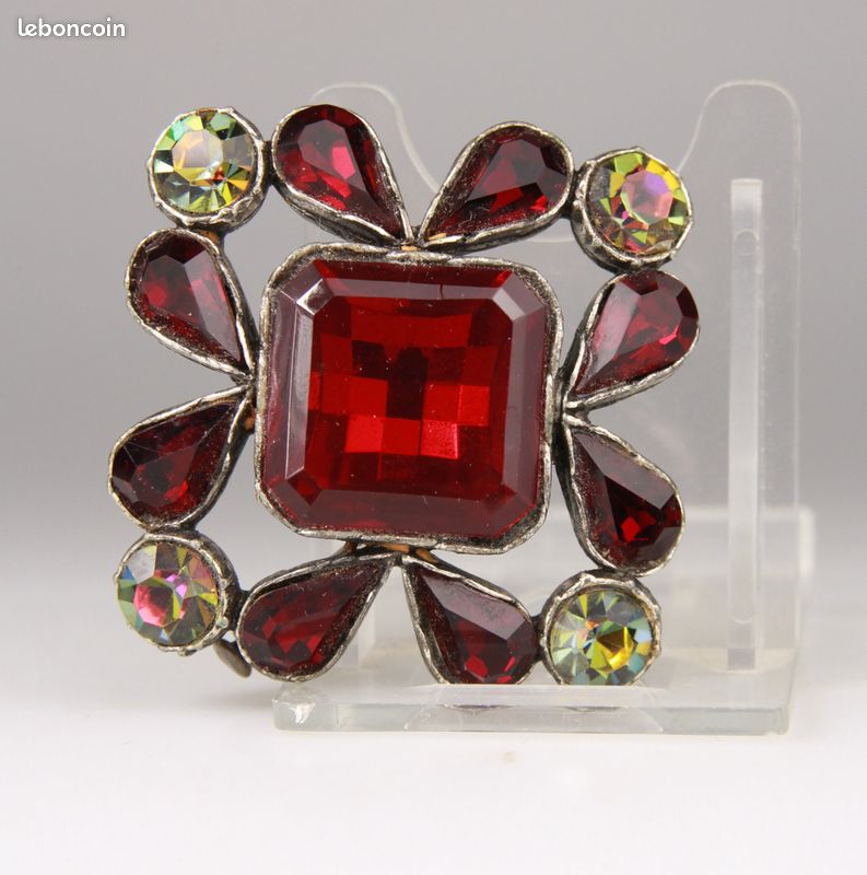 Broche Vintage Strass Ancienne - Bijou Rétro Pour Ajouter Du Style