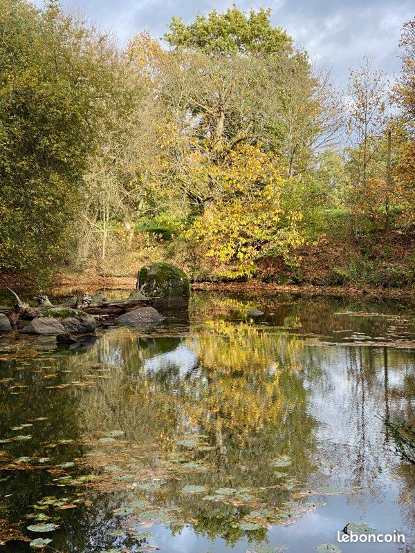 Terrain de loisirs avec étang et cabane · à Combourg · 28 000 €