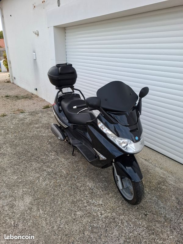 Scooter piaggo X8 (image 1)