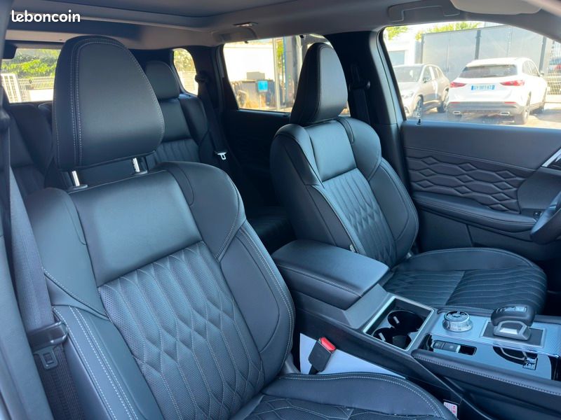 Mitsubishi Outlander PHEV Instyle 4WD (image 11)