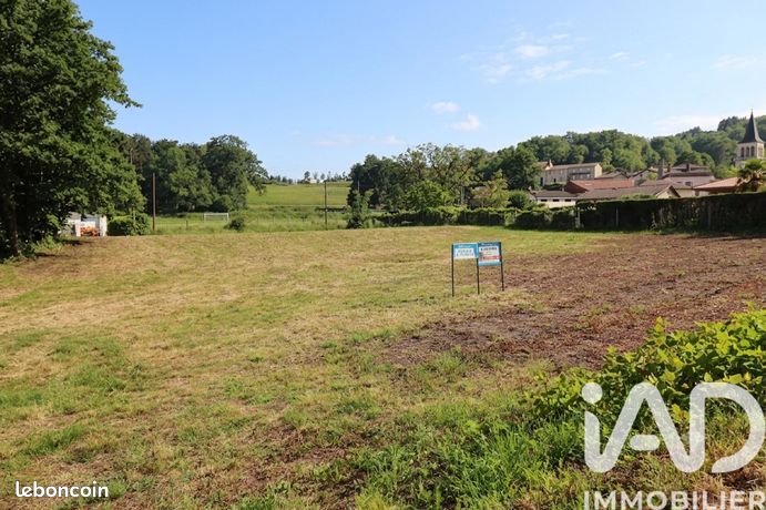 Terrain 1039 m² Escoutoux