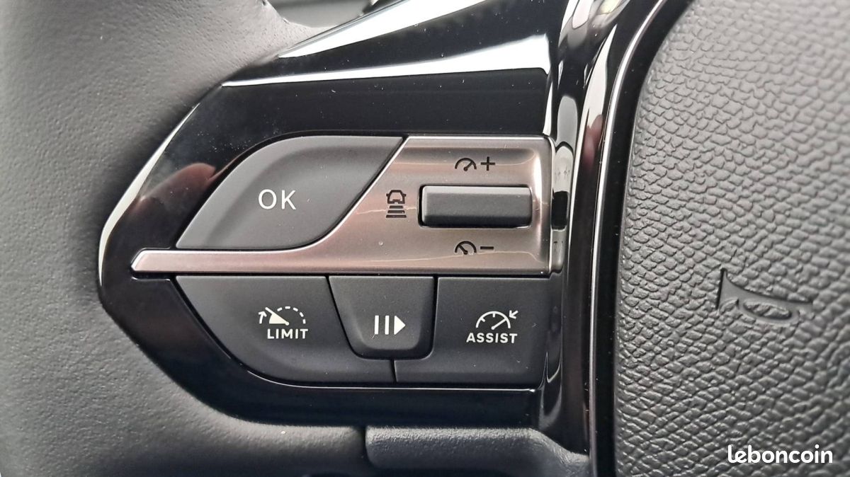 Peugeot 308 SW (3) Hybrid 145 e-DCS6 ALLURE (image 17)