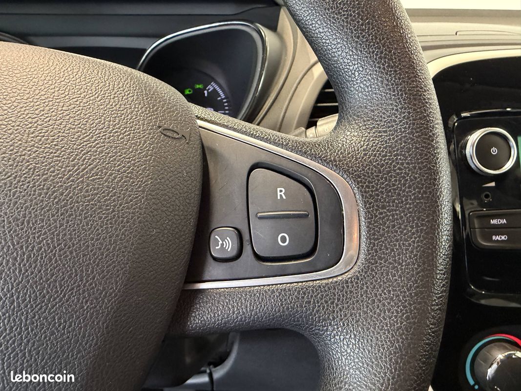 RENAULT Captur TCe 90 - 19 Life (image 30)