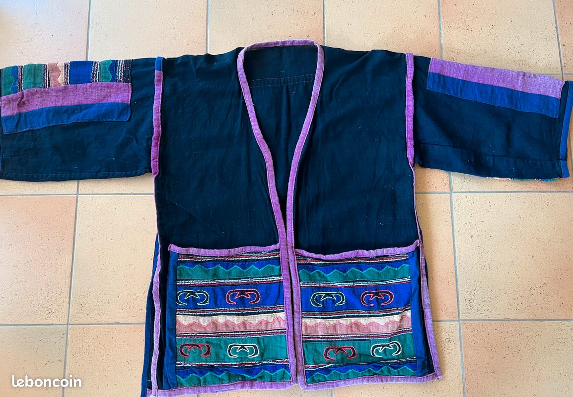 Veste Vintage Ethnique Hmong avec Broderie et Appliqué d’Asie du Sud-Est (image 4)