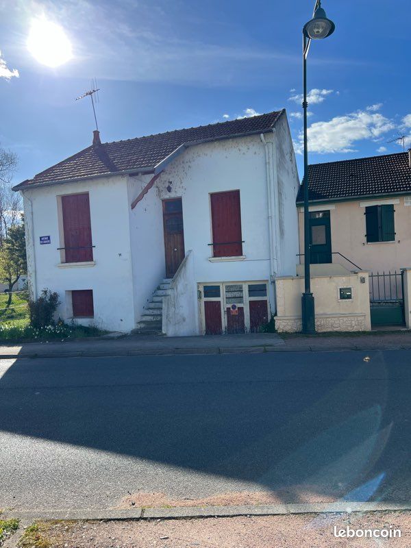 Maison 3 pièces 65 m² · à Abrest · 65 m² · 70 000 €