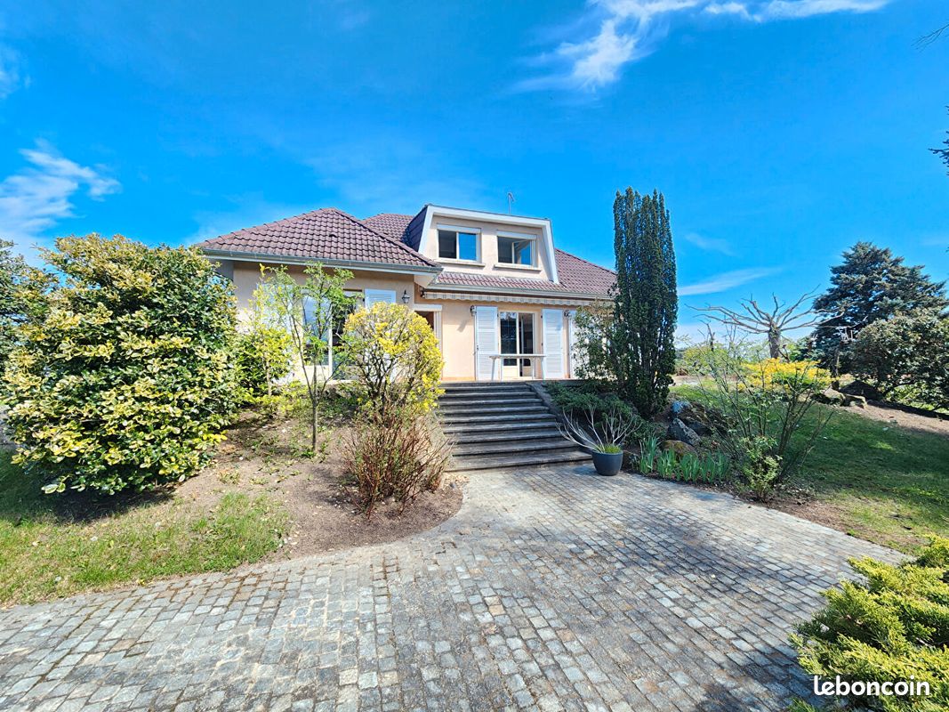 Maison 5 pièces 145 m² · à Écotay-l'Olme · 145 m² · 370 000 €