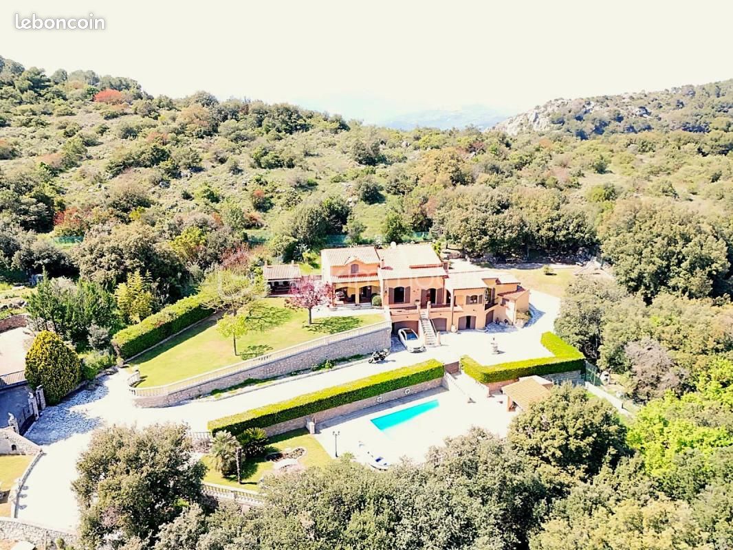 Maison 5 pièces 207 m² · à La Turbie · 207 m² · 1 650 000 €
