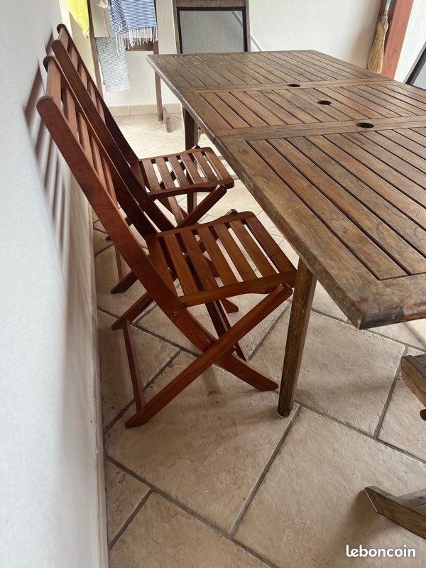 Table et chaises d’extérieur (image 2)
