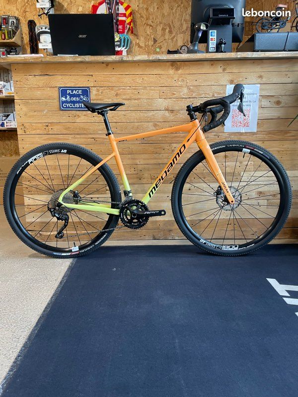 Megamo Raise Bicicleta Trekking Megamo Megamo Velo Route Carbone