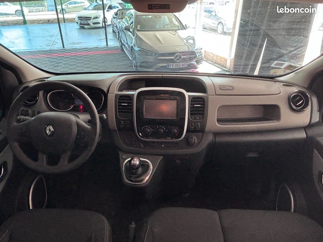 Renault trafic fourgon gn l2h1 1200 kg dci 145 energy e6 confort (image 16)