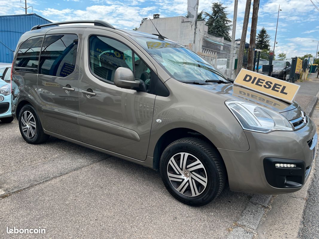 Berlingo 1.6 hdi boite auto 100cv 126.500kms gps clim poss garantie 12 / 26 / 36 mois (image 2)