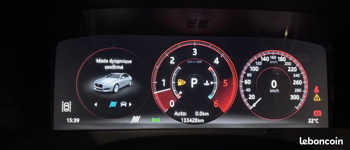 JAGUAR XF 3.0 D 300CH R-SPORT BVA - Entretien Jaguar - Carplay - Caméra de recul (image 27)