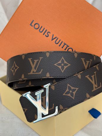② Ceinture Louis Vuitton LV Initiales (pour femme) — Ceintures — 2ememain