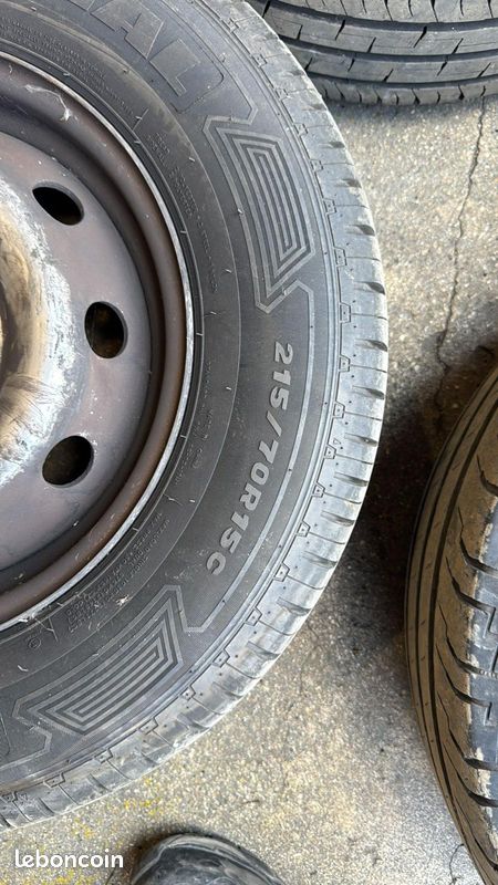 4 jantes avec pneus Iveco 215/70/R15C (image 3)