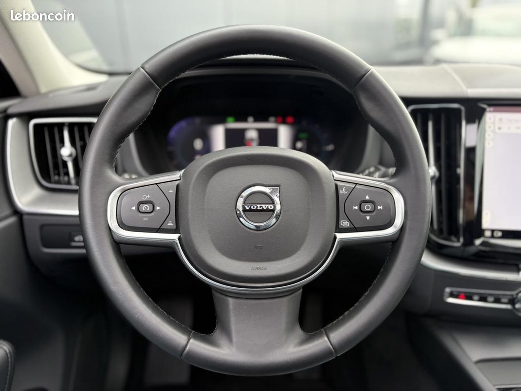 VOLVO XC60 T6 AWD PHEV 350 Plus Style Chrome avec T.O (image 8)