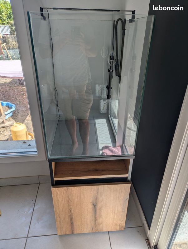 Vends aquarium colonne 175l (image 1)