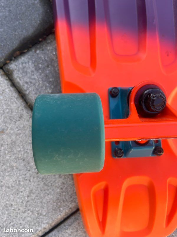Skateboard (image 4)