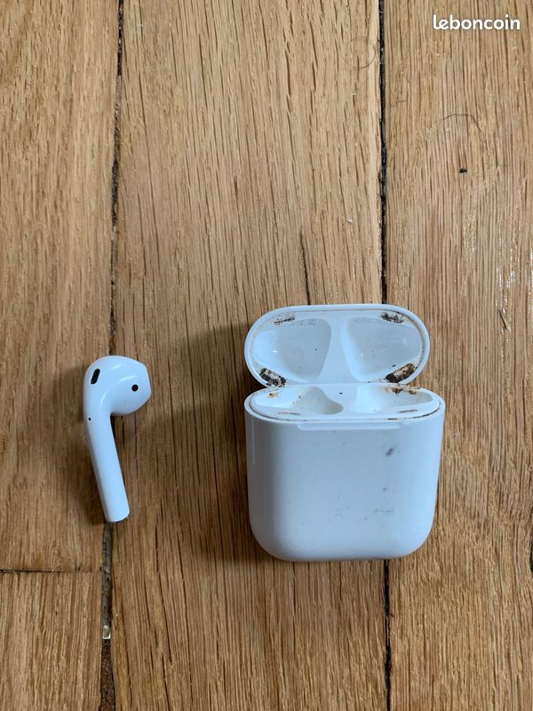 Airpod 1 droit et boîtier de charge (image 4)
