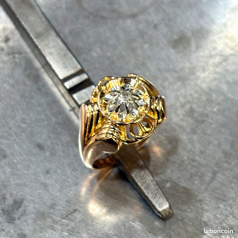 Bague Floral Vintage Or Jaune 18 Carats Diamants Montres