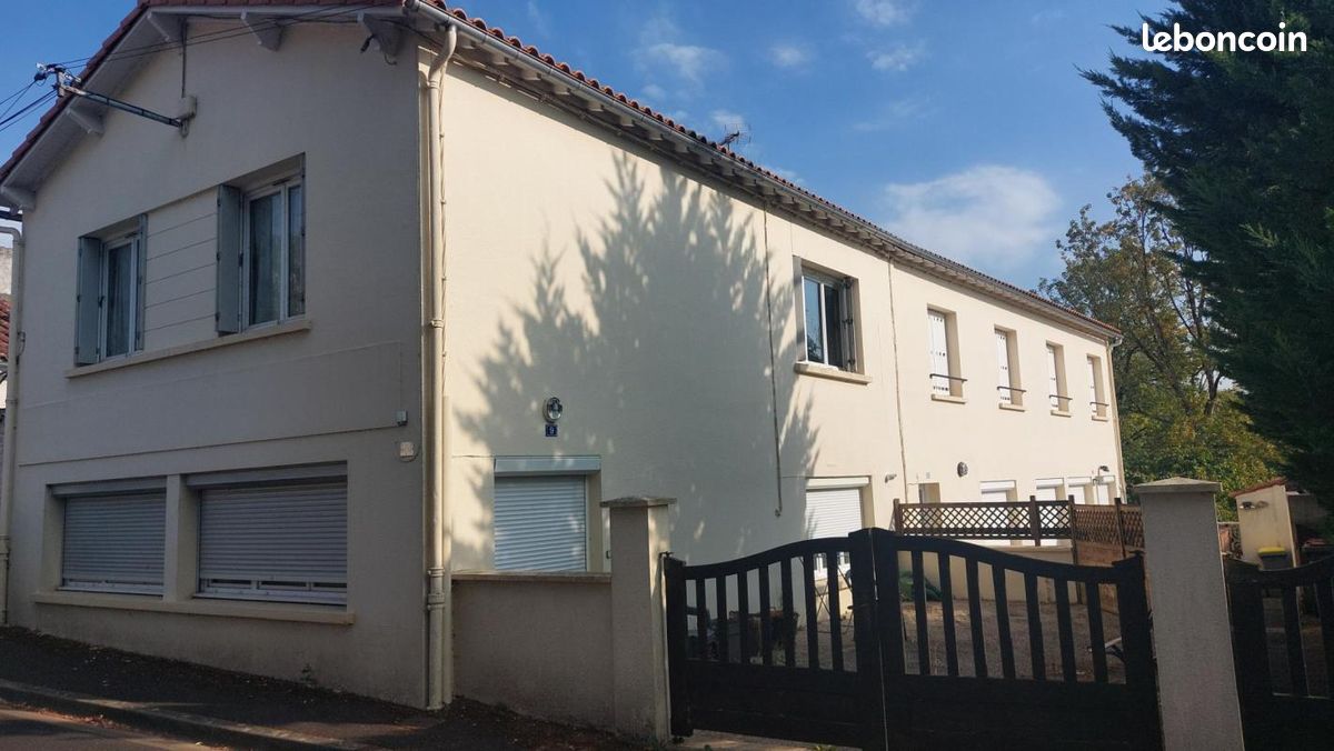 Immeuble 3 pièces 257 m² · à Niort · 257 m² · 260 000 €