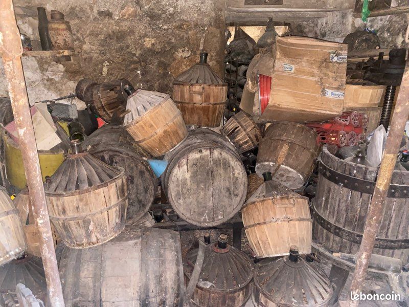 Lot Barils vin (image 1)