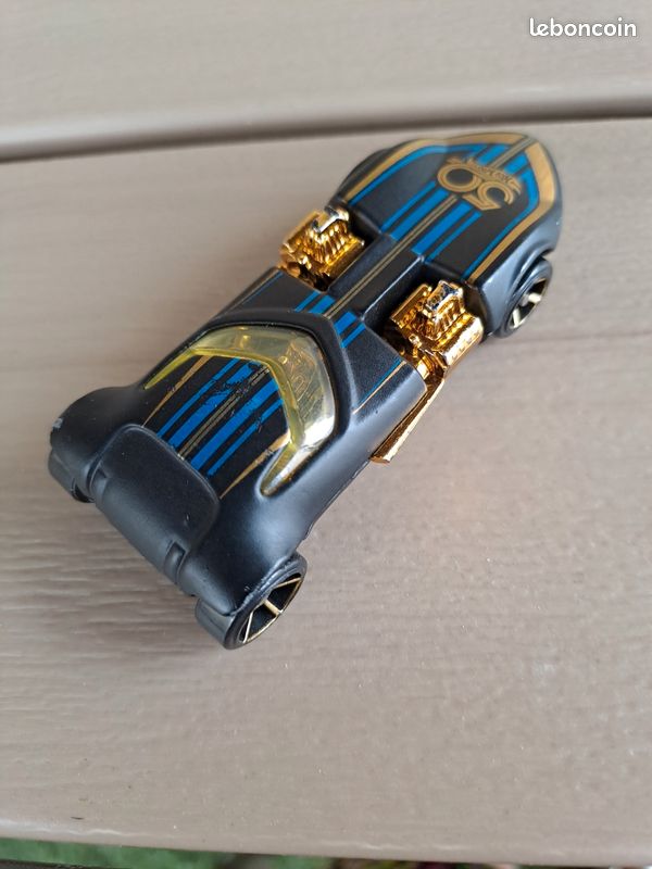 Voiture 50 ème anniversaire Hot Wheels (image 9)