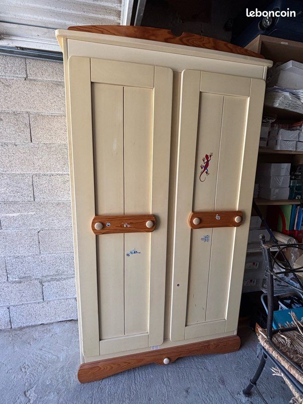 Armoire en pin massif (image 1)