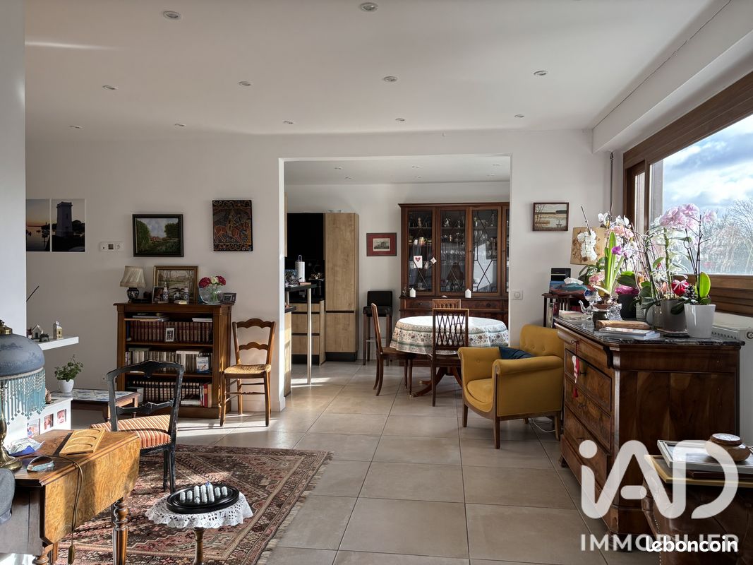Appartement 5 pièces 103 m² · à Poissy · 103 m² · 370 000 €