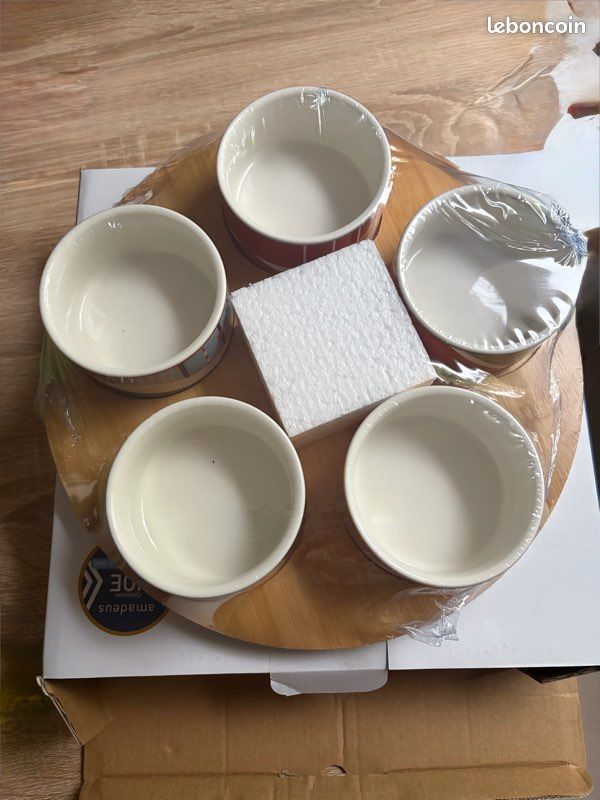 Plateau avec bols apéritifs (image 2)