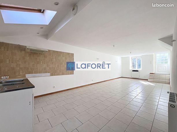 https://img.leboncoin.fr/api/v1/lbcpb1/images/77/47/ba/7747ba86e65fd8a51af821c573ee175bdf4fb3b0.jpg?rule=ad-image