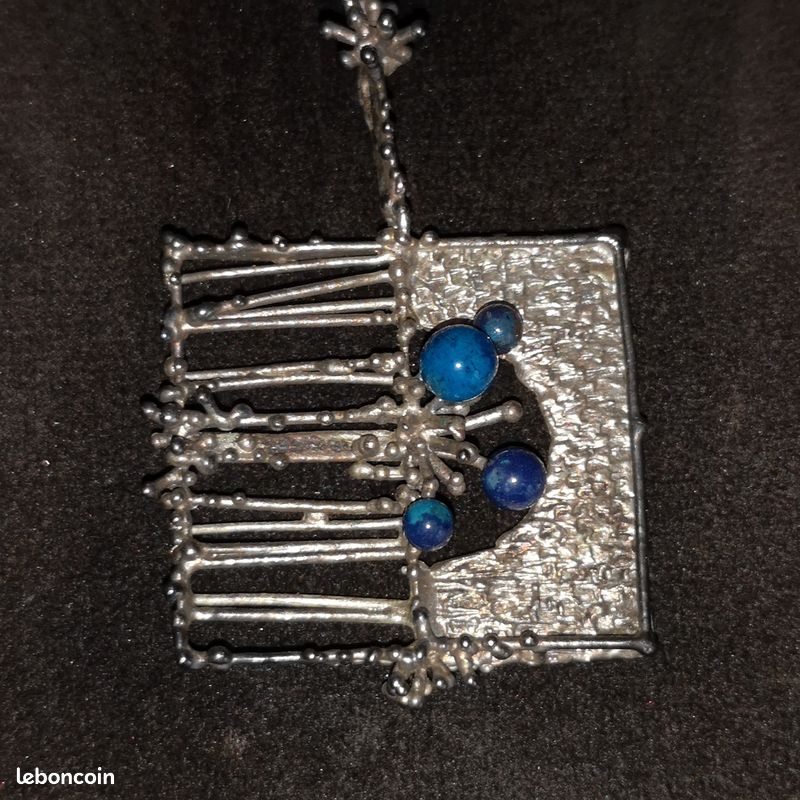 Pendentif Vintage De Créateur – Pièce Fantaisie Unique Avec Charme Rétro Et Authenticité